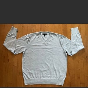 Banana Republic Men's Medium Light Blue V-Neck Sweater